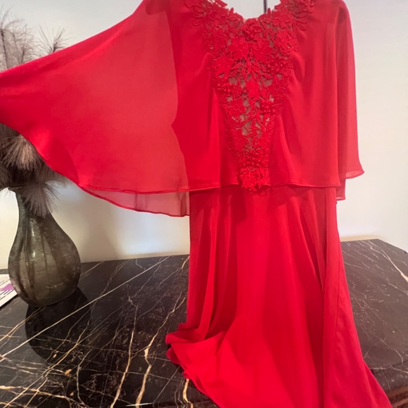 BCBGMaxAzria Dress in Holiday Red, size 6 - Picture 2 of 4